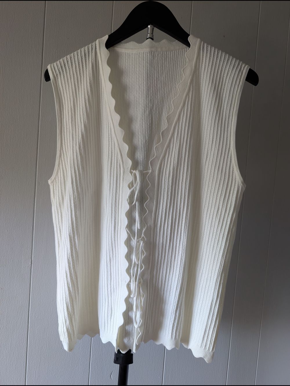 White Ribbed Sleeveless Knit Top with Scalloped Trim